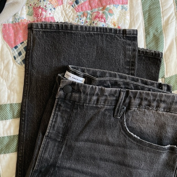Good American Black Distressed Women's Jeans Flared Hem High Rise size 16 NWOT - Picture 6 of 8